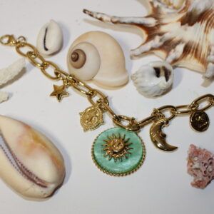 Pulsera Ajustable de Acero con Colgantes y Medallón Grande