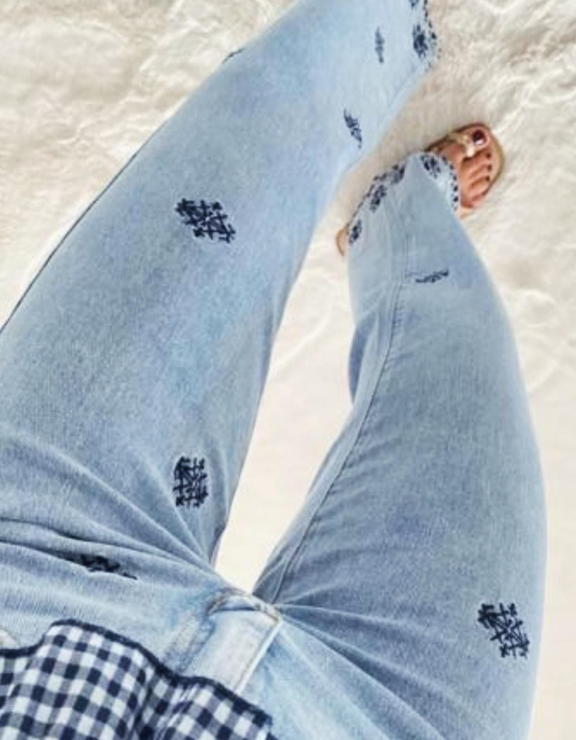 Pantalón Vaquero Recto con Bordados – Denim Mujer Fit Favorecedor | Tipi Shop